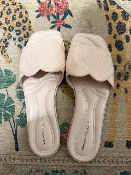 Alexander McQueen Shoes - Alexander McQueen Pale Pink Embossed Slide Sandals